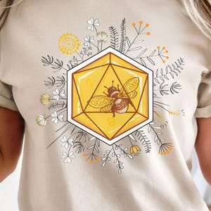BEE DICE SHIRT: Honeycomb Bee dnd dice floral D20 TShirt, nature cottagecore bee dnd lovers gift critical roleplaying tee