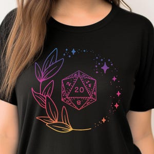 Camiseta Rainbow D20 DND para mujer: Camiseta de Dungeons and Dragons, linda camiseta friki y sutil de D&D para jugadora de juegos de rol de mesa, DM, regalo para esposa.