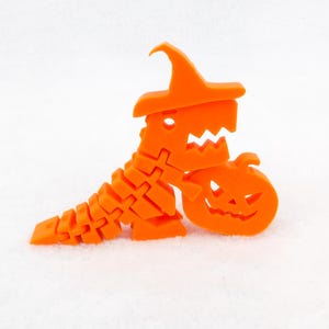 Flexi Dino Halloween Edition – 3D Printed Articulated Dinosaur Toy with Witch Hat & Pumpkin