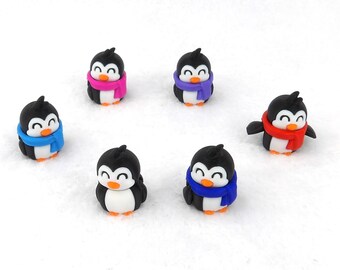 Petit pingouin imprimé en 3D avec écharpe et trou pour porte-clés - Adorable cadeau miniature