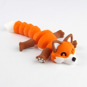 カラフルな関節式フォックスデスクバディ - ストレス解消のための 3D プリントフィジェット トイ!