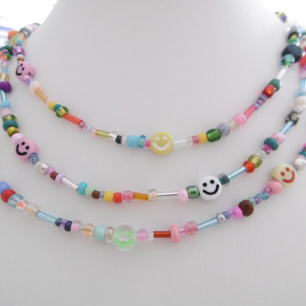 Perlenkette mit bunten smileys,Halskette glückliche Gesichter,Regenbogenfarbene sommerliche Halskette,schöner Schmuck,Choker,Trendkette