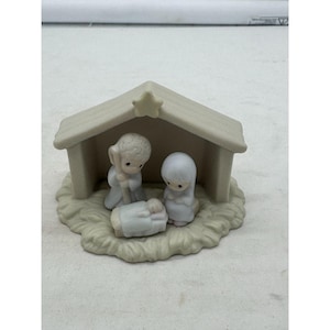 Vintage Precious Moments Ceramic Sugar Town Nativity Scene Figurine