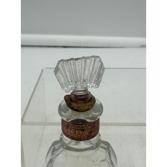 Vintage Empty Perfume Bottle Trailing Arbutus Edj… - image 2