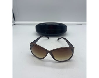 Loulou de la Falaise Lucite Sunglasses with Case and Cloth Loulou De La Falaise Lucite Sunglasses With Case and Cloth  main image 4