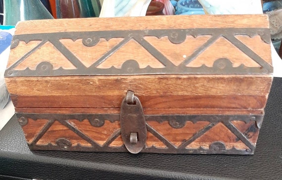Vintage mini treasure chest - image 8