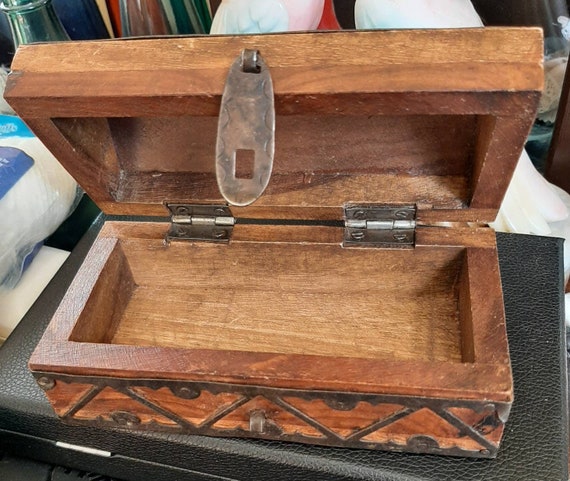 Vintage mini treasure chest - image 7
