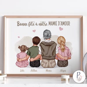 Può includere: Un'illustrazione digitale di una famiglia con una nonna, un figlio, una figlia e una nipote. La famiglia è seduta insieme con le braccia l'una intorno all'altra. Il testo "Bonne fête à notre Mamie d'Amour" è in cima all'immagine.