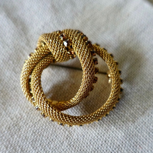 FROM The TIME BEFORE - Vintage Gold Tone Metal Mesh Lovers Knot Brooch / Vintage Brooch Glass Stones / Gift for Her / Good Quality Brooch