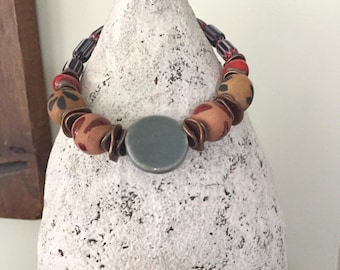 Pulsera Wasteland Queen / Wasteland Weekend / Burning Man / Cuentas folclóricas vintage / Cuentas de cerámica artesanales