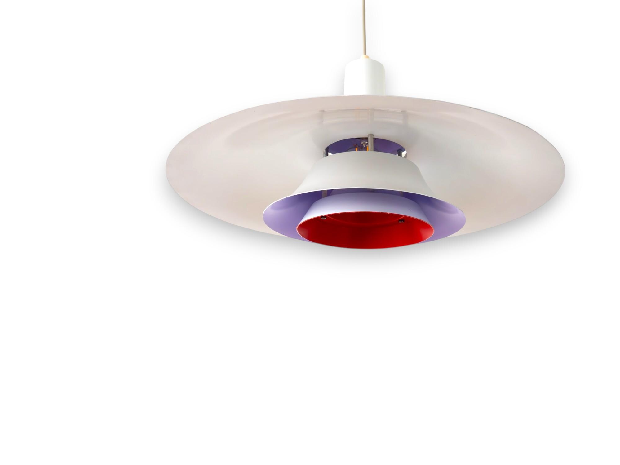 青と白の多層ペンダントライト　モダンデザイン　　ブルー　ミッドセンチュリー 青と白の多層ペンダントライト モダンデザイン ブルー ミッド