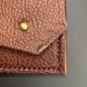 Portefeuille et porte-cartes en cuir recyclé faits main - Style rétro durable