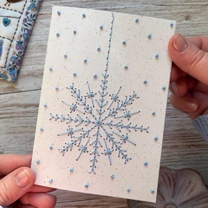 Disegni per biglietti di Natale ricamati in PDF, modello per biglietti di Natale con fiocchi di neve, istruzioni per biglietti cuciti a mano, download immediato di disegni per biglietti