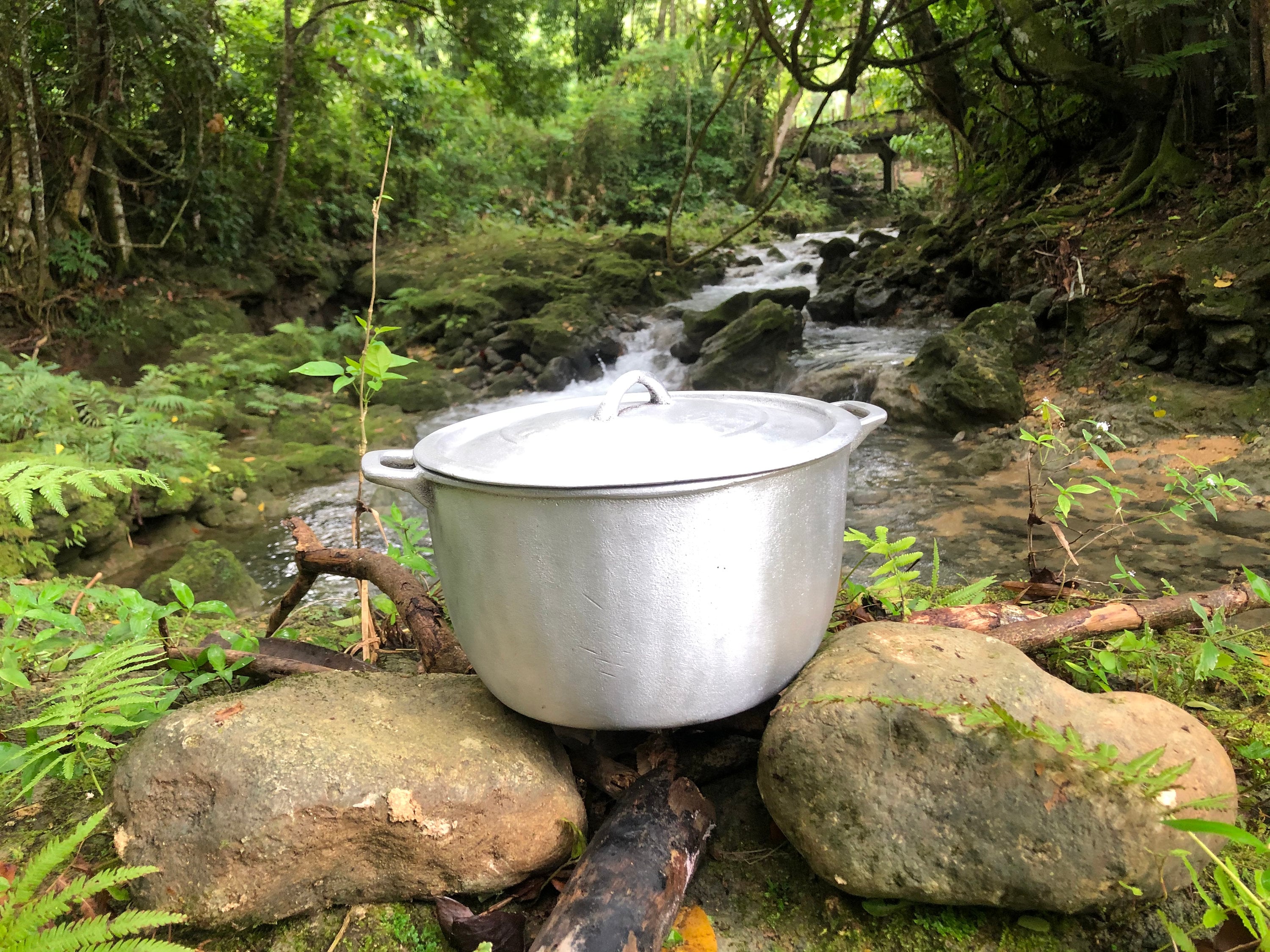 100% Jamaican 9 Dutch (Dutchie) Cooking Pot. Real Aluminum pot