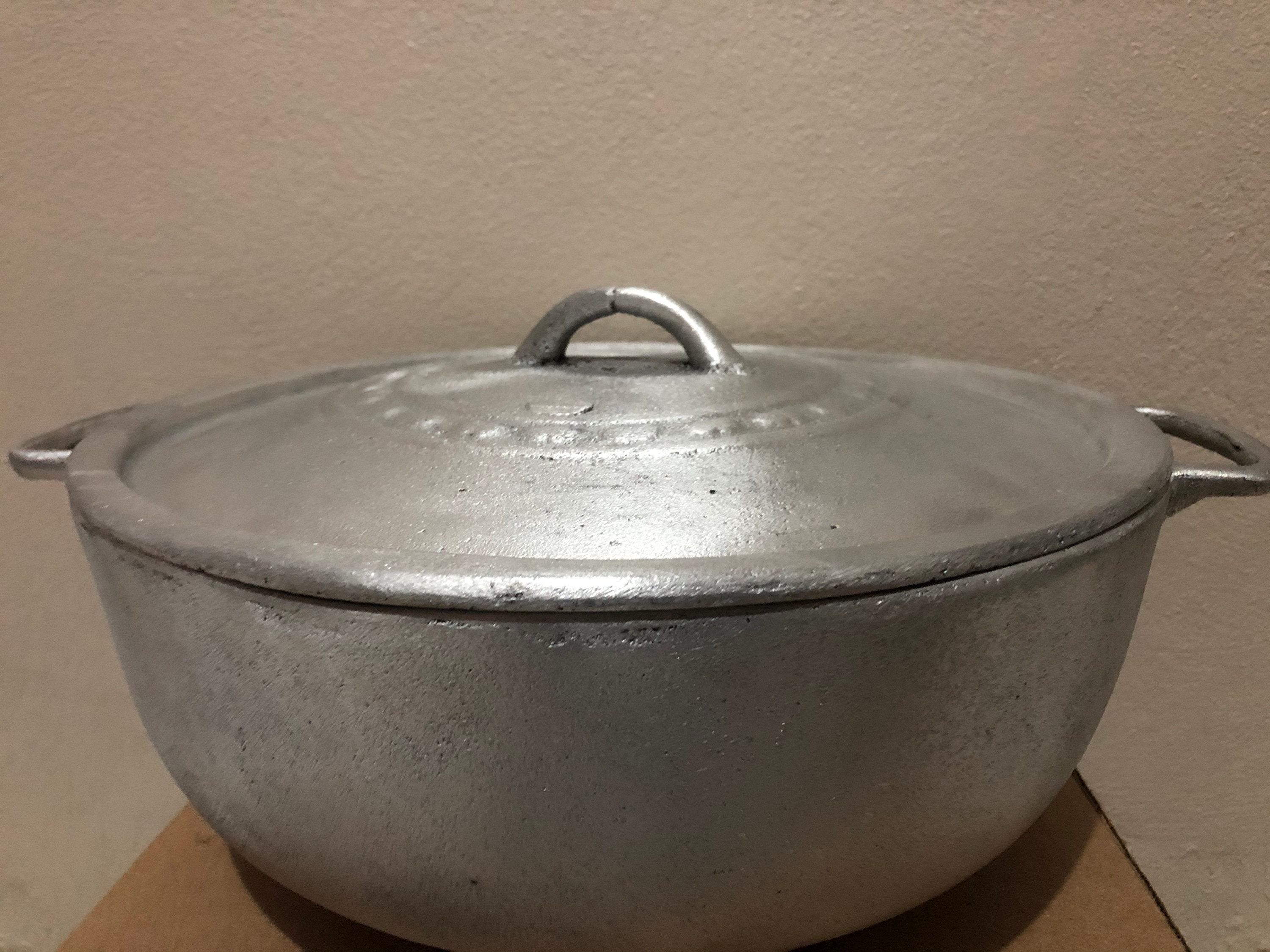  New Jamaican Caribbean Dutch Pots Casserole Oven Heavy Duty  Dutchie - Diameter: 22 cm : לבית ולמטבח