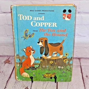 Walt Disney Productions presenta "Tod y Copper" de El Zorro y el Sabueso / Libro de tapa dura de Walt Disney Productions 1981 / Leer detalles