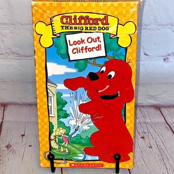 Clifford The Big Red Dog "Look Out, Clifford!" VHS by Scholastic 2003 | Ages 3 and Up | Runtime 45 Mins | See Photos & Read Description