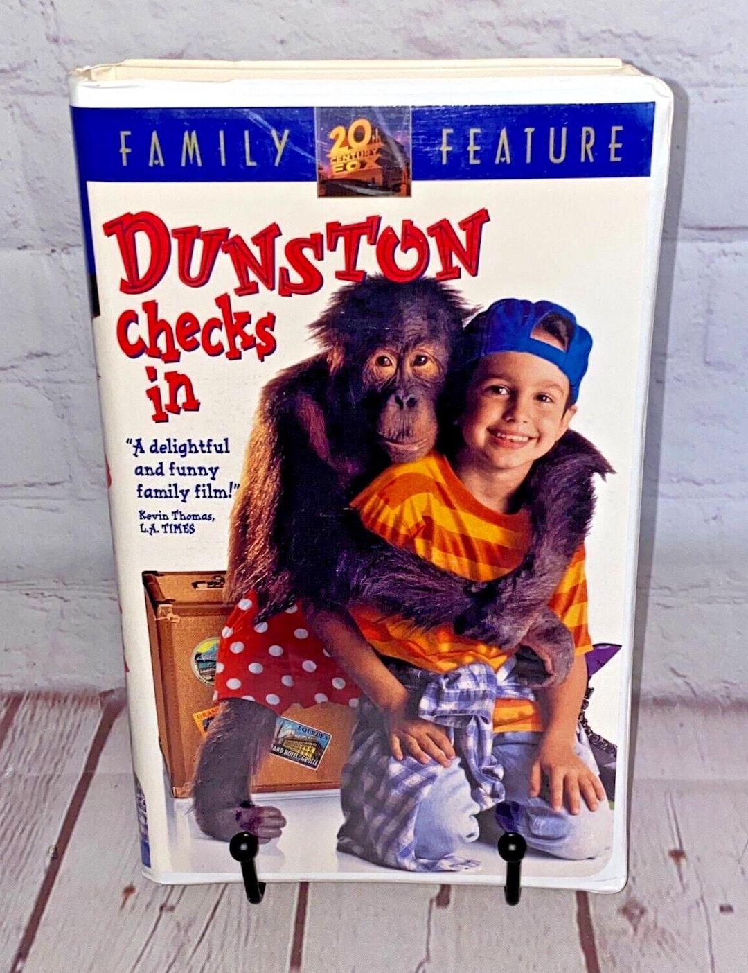 Dunston Checks in VHS by Fox Video 1996 | Rated PG | Running Time: 88 ...