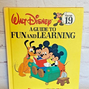 Walt Disney &quot;A Guide to Fun and Learning&quot; Volume 19 | Bantam Books Walt Disney Fun-to-Learn Library 1983 | Hardcover Children&#39;s Book