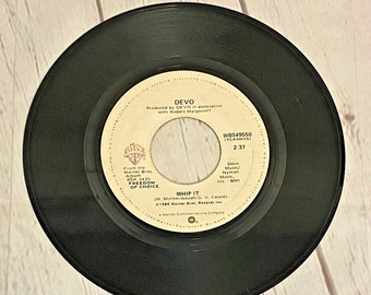 Devo - Whip It 45 RPM Vinylskiva - 1980 Warner Bros