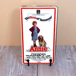 Annie VHS by RCA/Columbia Pictures 1985 | Rated PG | Running Time: 128 Minutes | See Photos & Read Details