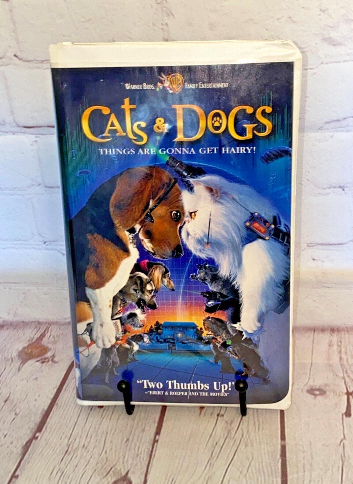 Cats & Dogs VHS by Warner Bros. Family Entertainment 2001 | Rated