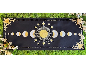 Mantel de altar con fases lunares, camino de mesa, mantel de tarot, decoración de altar, mantel de adivinación, tapiz, decoración espiritual, tapete de dados, centro de mesa