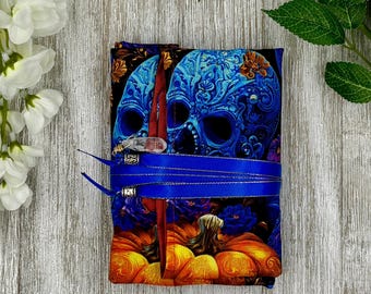 Reversible Silk Lined Tarot Wrap / Skulls Tarot Wrap / Tarot Supplies / Tarot Deck Storage / Tarot Cloth / Tarot Supplies / Altar