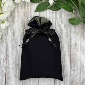 Green Silk Lined Tarot Bag/ Custom Tarot bag/ Keepsake Bag / Drawstring Bag / Oracle Bag / Crystal Bag / Gift Bag / Tarot Pouch