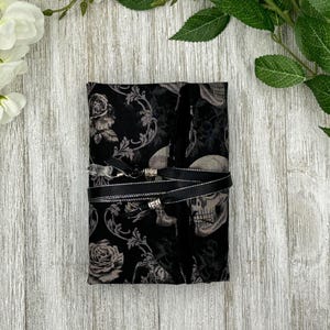 Papier de tarot réversible doublé de coton/ Papier de tarot tête de mort sorcière/Fournitures de tarot/Rangement de jeu de cartes de tarot/Toile de tarot/Fournitures de tarot/Autel