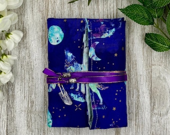 Reversible Silk Lined Tarot Wrap / Wolves Tarot Wrap / Tarot Supplies / Tarot Deck Storage / Tarot Cloth / Tarot Supplies / Altar