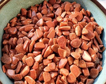 Chips di cristallo Goldstone: guarigione del chakra della radice, pietra dell'ambizione (1 oz)