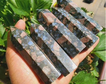 Rara torre di cristallo Que Sera: pietra di Liberite blu - Brasile