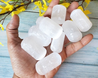 Pietre burattate e mezze burattate di selenite L-XL per pendenti