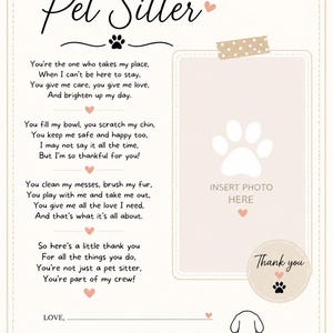 Puede incluir: Tarjeta de agradecimiento beige para cuidador de mascotas con poema, huellas de patas y espacio para una foto. La tarjeta dice "Un poema para mi cuidador de mascotas" e incluye un mensaje de agradecimiento, con una ilustración de perro y gato.