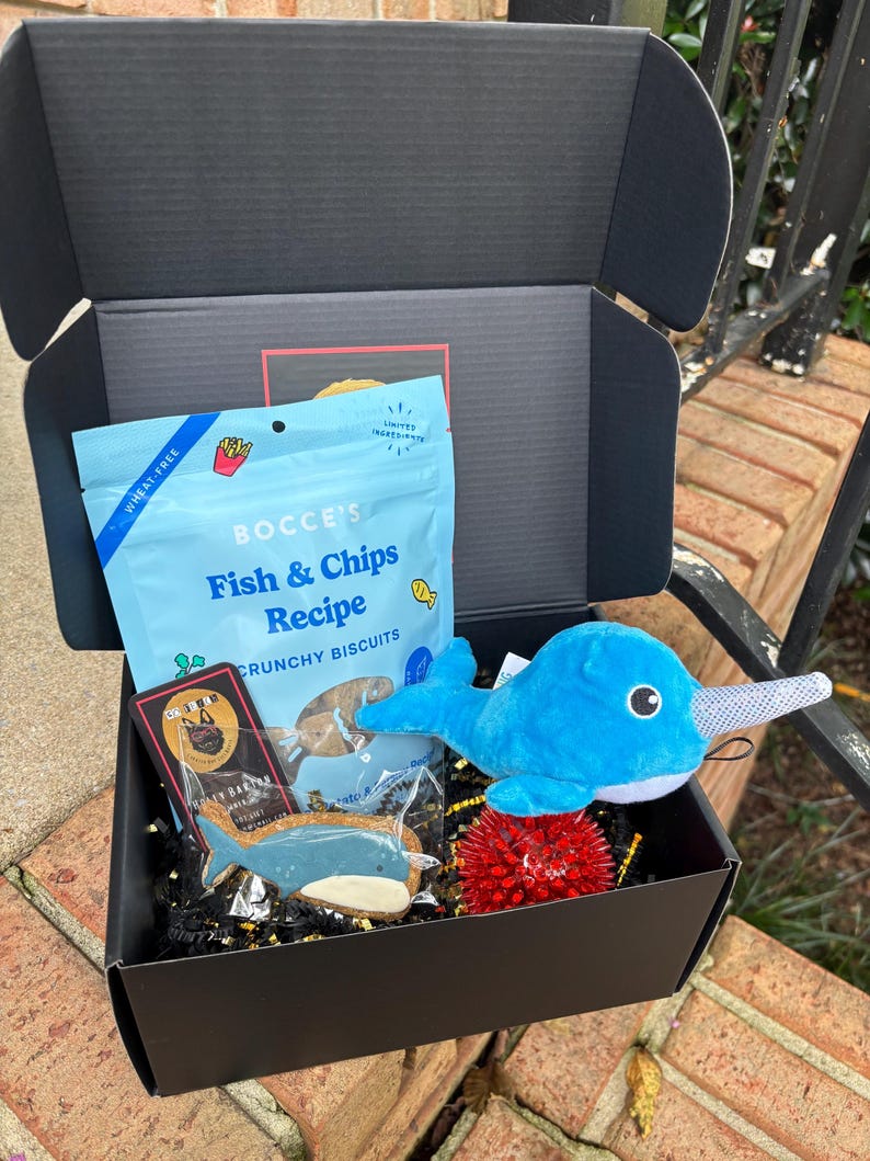 So Fetch Mini Dog Gift Box: Toys, Treats & Cookie image 9