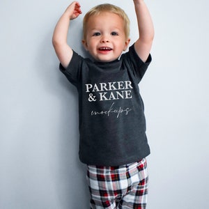 Kleinkind Weihnachten Mock up, Bella Canvas 3001T, Dark Heather Grey, Jungen T-Shirt Mock-up, Kinder Mock-up, Print on demand, Printful Kid Mock ups