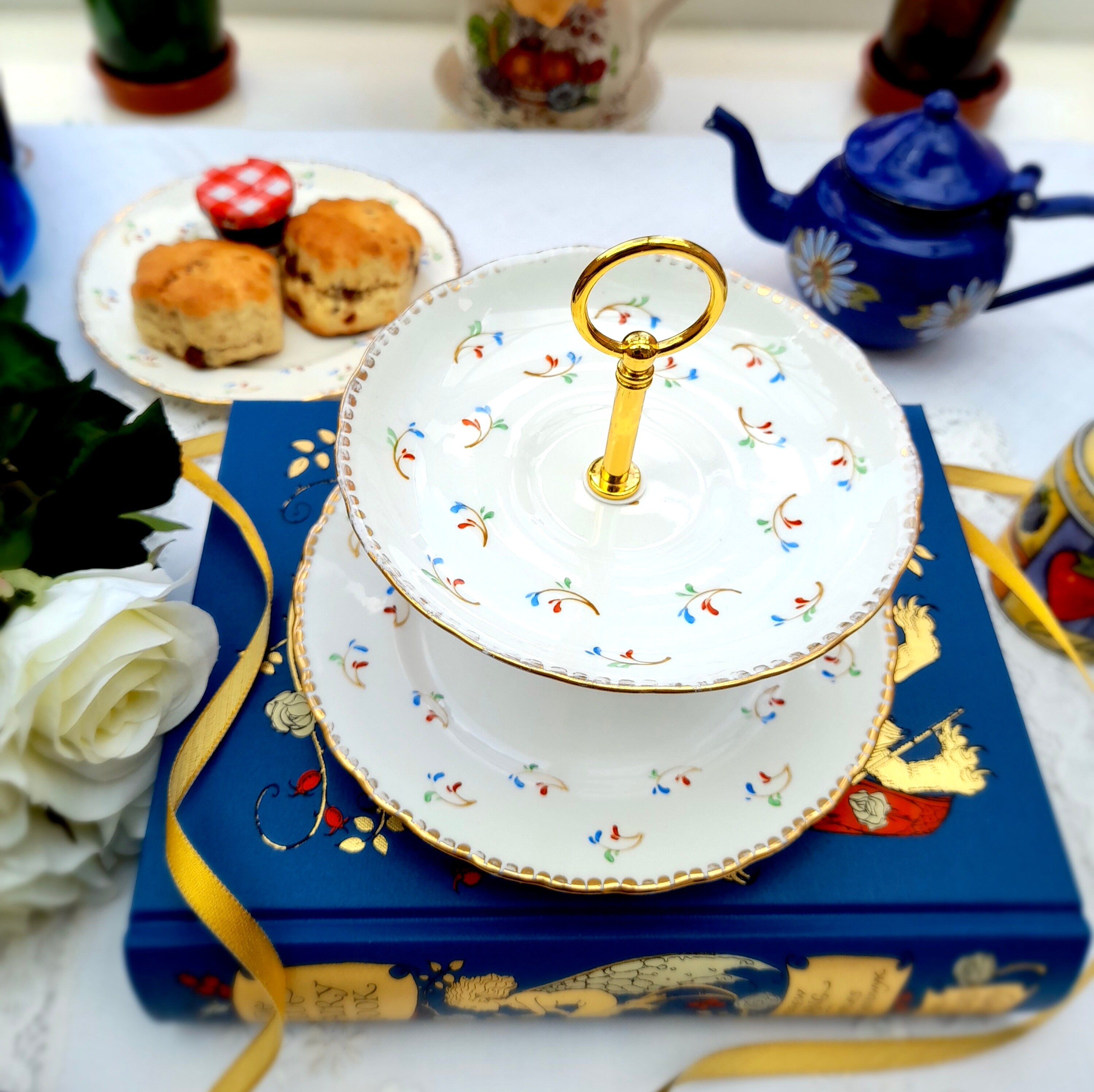 Tuscan Cake Stand main image 1