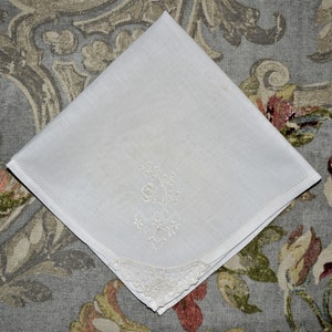 Vintage Embroidered Bridal Woman&#39;s Handkerchief