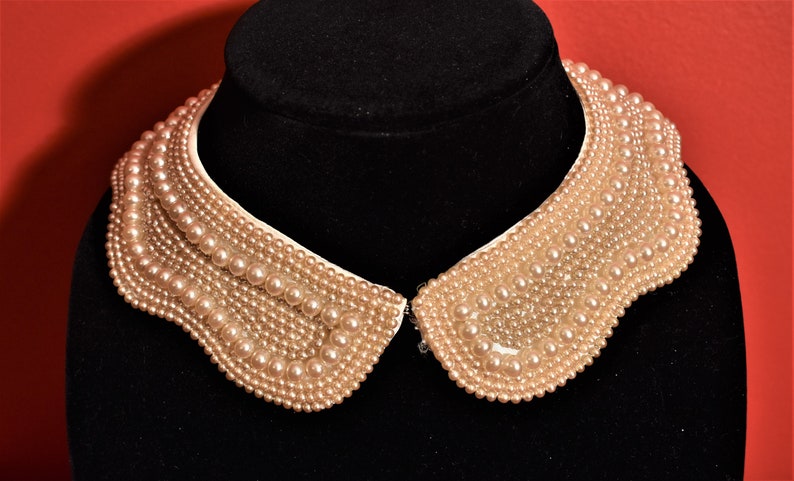 Beautiful Multi Row Scalloped Edge Pearl Beaded Collar image 1