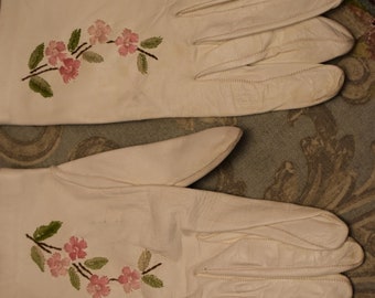 Vintage Ladies Embroidered Kid Leather Gloves