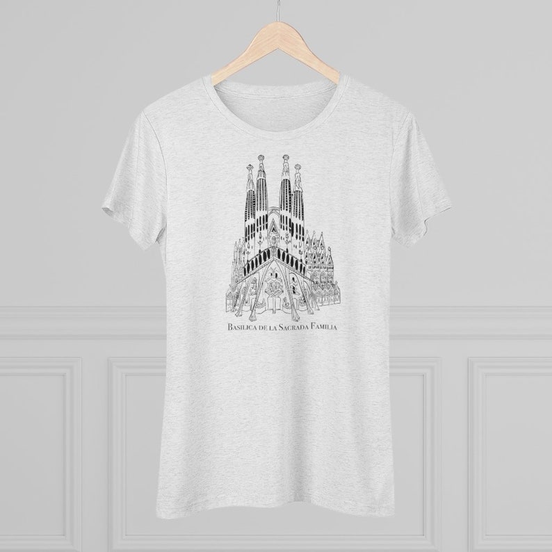 Women/'s Basilica De La Sagrada Familia Premium T-Shirt