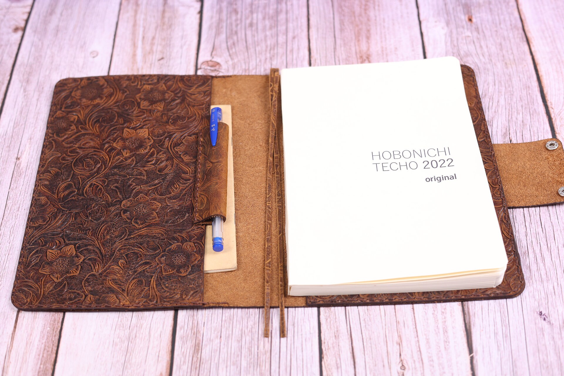 Hobonichi Techo Day Free Cover – A5 – Pen Loops - Card Pockets - English  Tan Leather