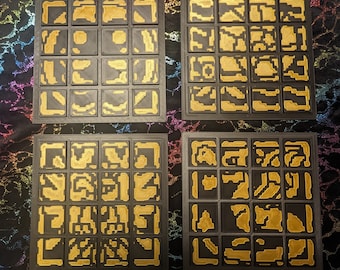Rompecabezas de mosaicos dorados de monstruos antiguos
