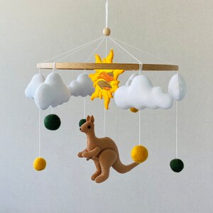 Minimalist mobile for nursery,  realistic felt animals on baby boy room, tropical ceiling mobile, Crib mobile, newborn girl gift, mobile bb,