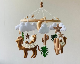Lit bébé mobile pour chambre d’enfant avec chameaux dans les nuages, les étoiles et la lune, animal bébé mobile, cadeau de baby shower, cadeau de Noël personnalisé