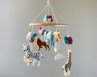 Eco-friendly toy, neutral animals Africa on Balloons, nursery felt  safari giraffe, lion, zebra, elephant, Crib mobile moon, clouds mobile.