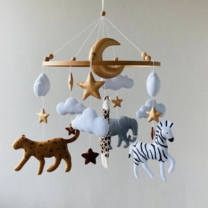 Personalisiertes Safari Mobile, Afrika Kinderzimmer Mobile, Baby Mobile Mädchen, realistische Tiere, сrib Mobile, Baby Mobile Junge, Baby Shower.