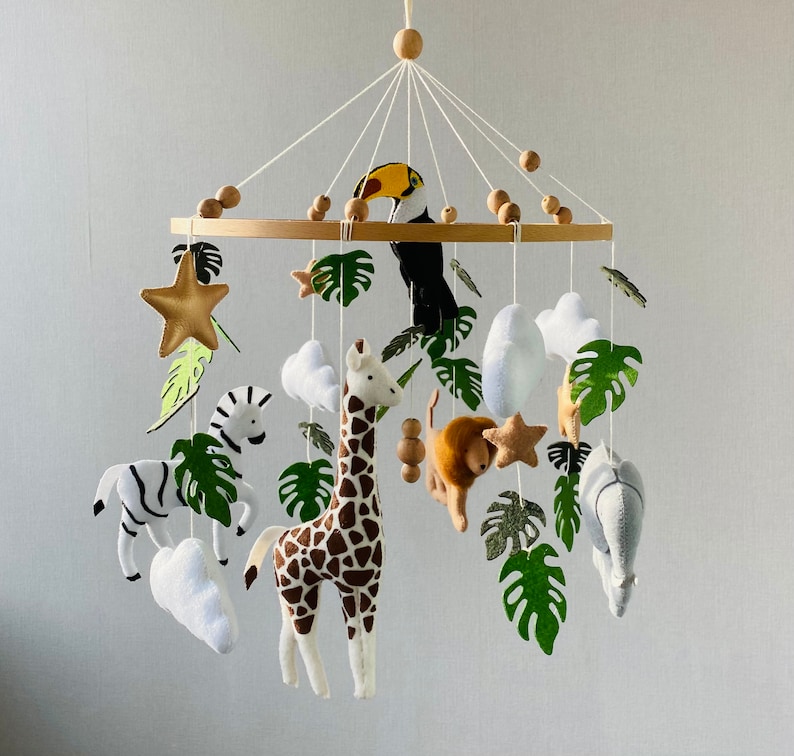 Baby safari mobile, nursery crib mobile, Africa realistic animals, Baby mobile girl, monstera mobile, unisex mobile, newborn shower gift. zdjęcie 4