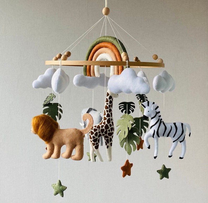 Mobile Safari pour chambre d'enfant avec arc-en-ciel, animaux réalistes en feutre lion, girafe, zèbre, éléphant, mobile pour berceau, mobile pour plafond, cadeau pour nouveau-né. image 5